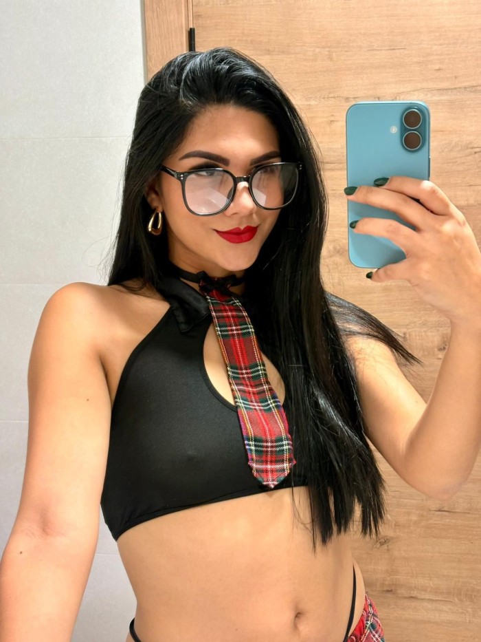 SEDUCTORA ARDIENTE HERMOSA FIGURA …SALIDAS