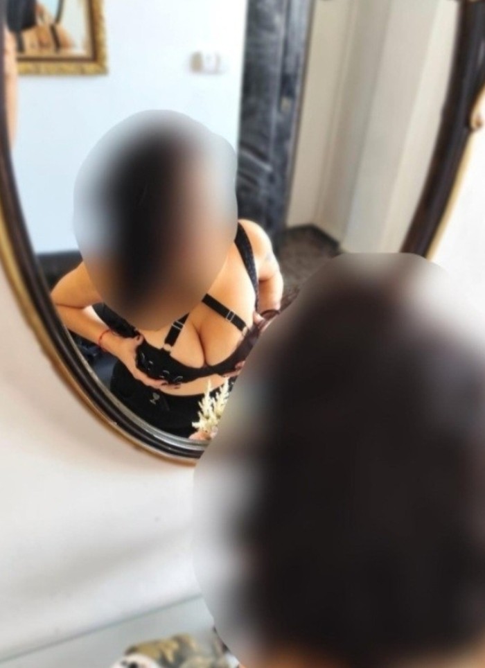 POR CAROLINAS BAJAS – MUJER DE LUJO EXPLOSIVA Y JUGUETONA