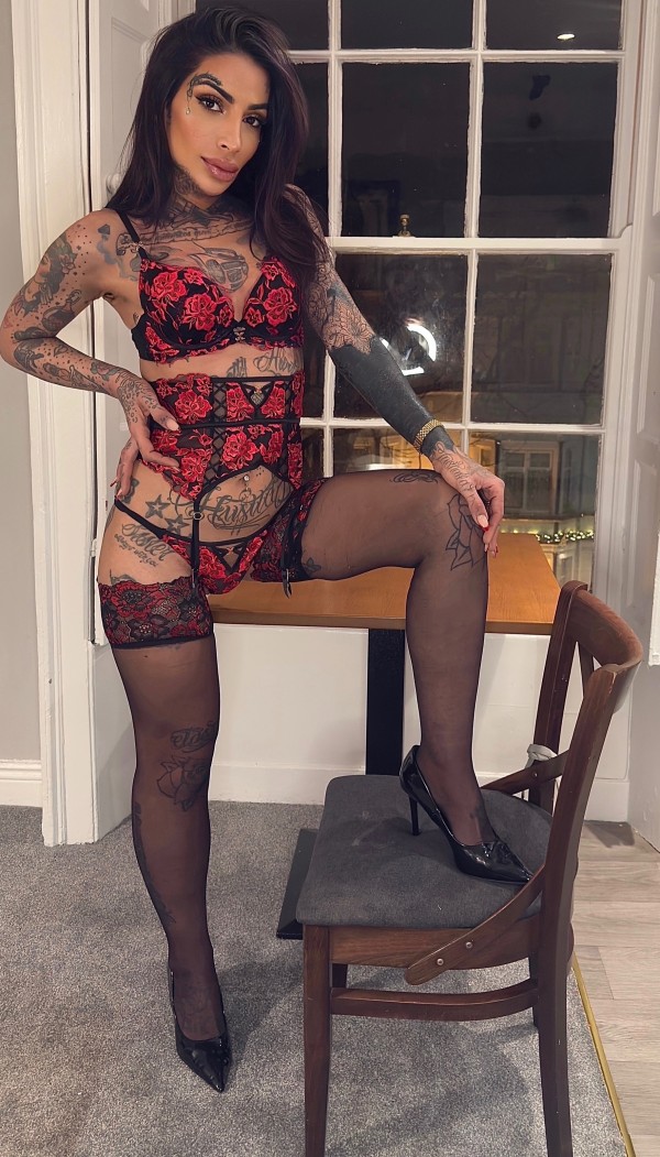 ALEXIA LAMBORDI TRANS ESPAÑOLA TODA TATUADA