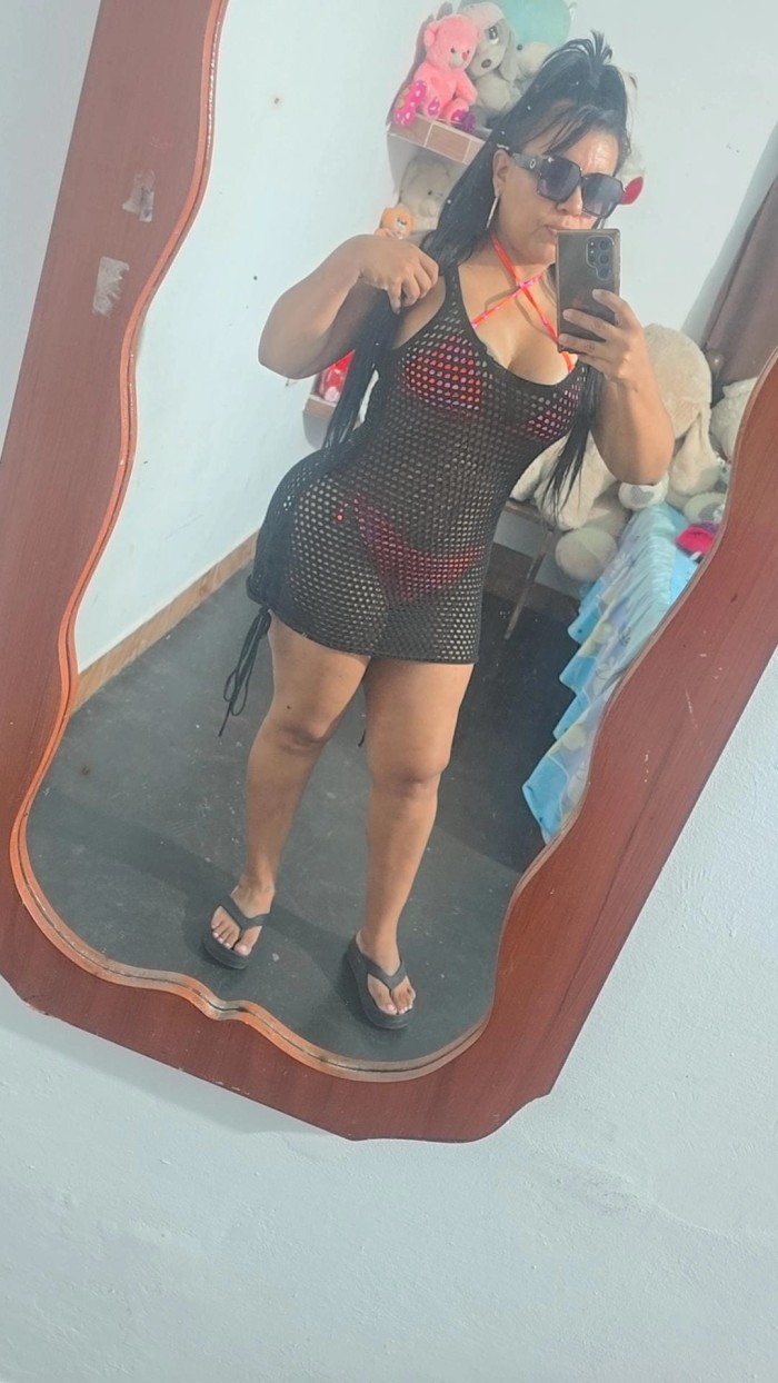 Explosiva y voluptuosa, adicta al sexo y fiestera