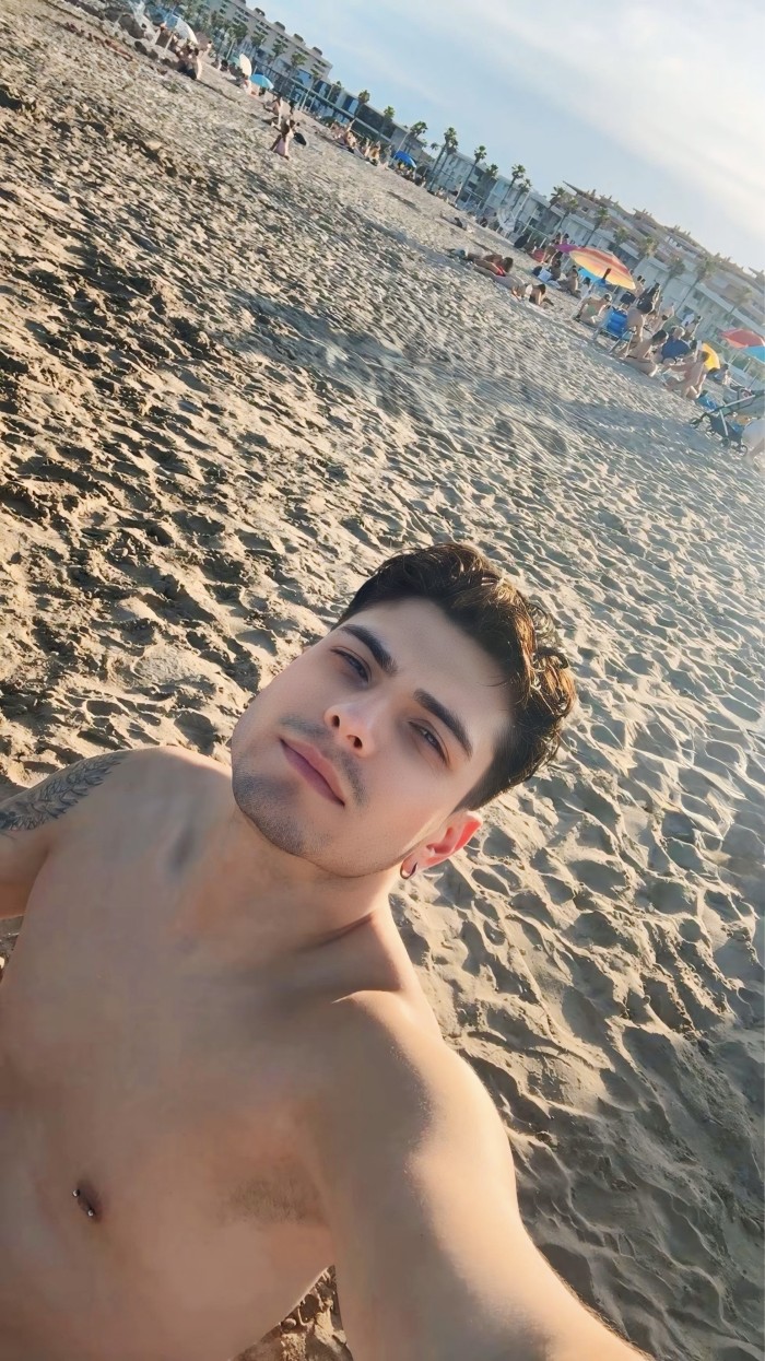 LATINO COLOMBIANO RECIEN LLEGADO A MURCIA