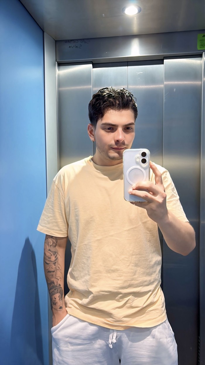 LATINO COLOMBIANO RECIEN LLEGADO A MURCIA