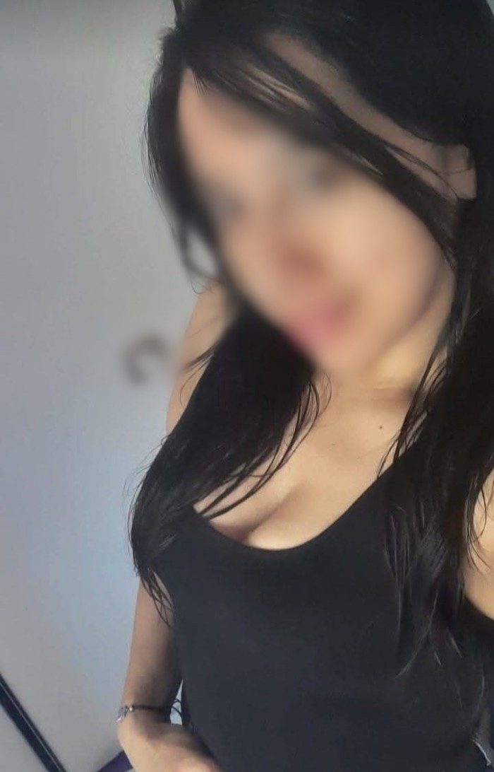 Pamela madurita interesante y morbosa
