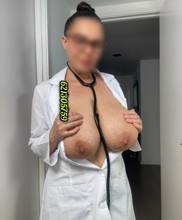 Coño grande y tetas XXL