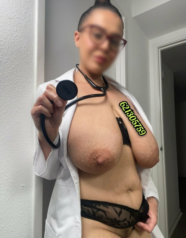 Coño grande y tetas XXL