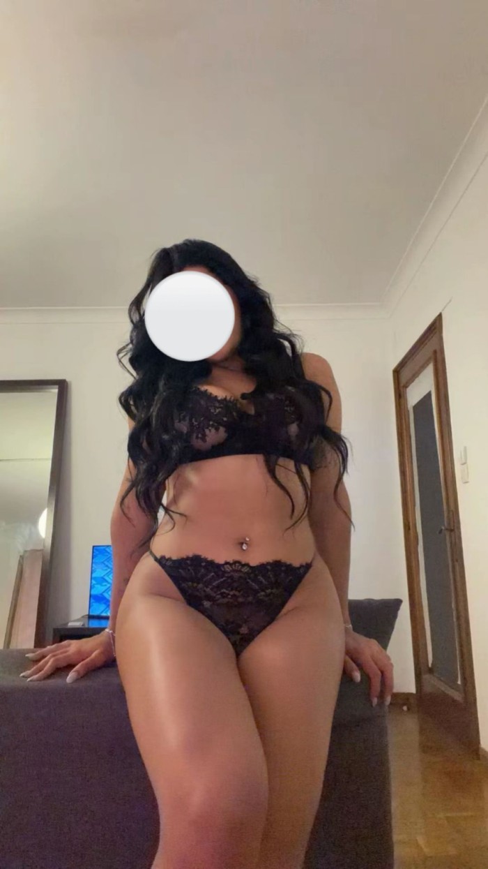 EN VALLCARCA DELICIOSA IMPLICADA EXQUISITA DESEOSA DE PLACER