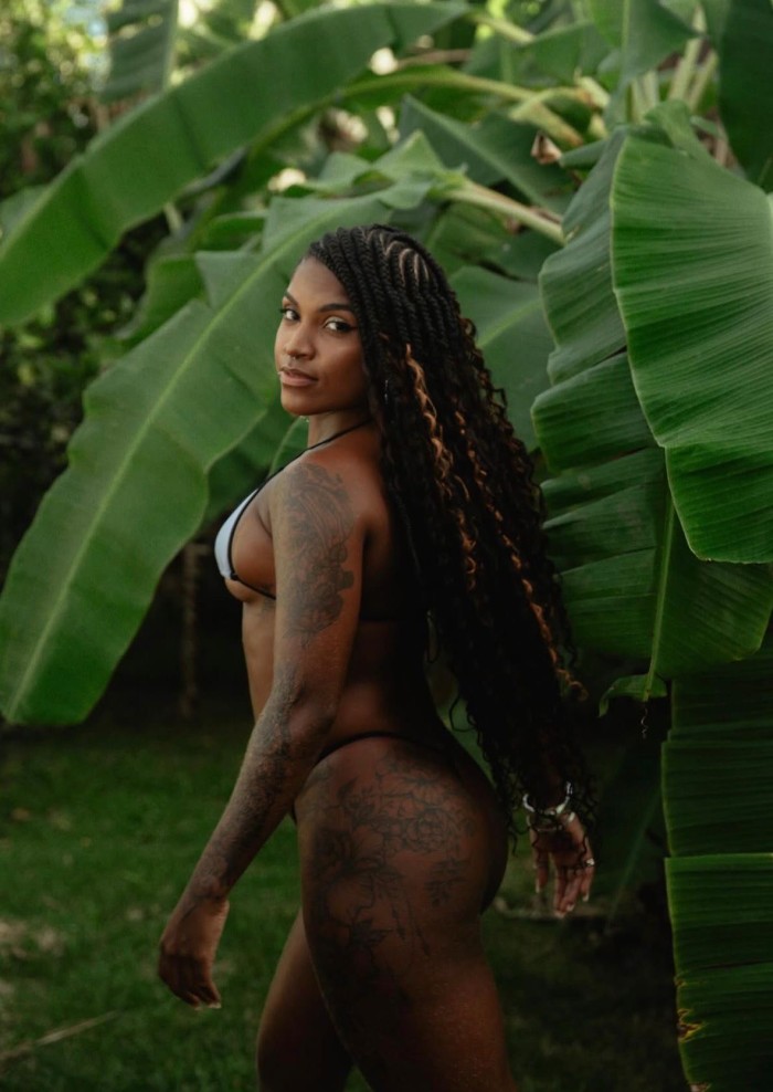 Preciosa morenaza vip con ganas de mucho sexo