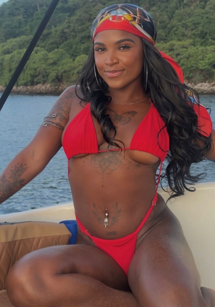 Preciosa morenaza vip con ganas de mucho sexo