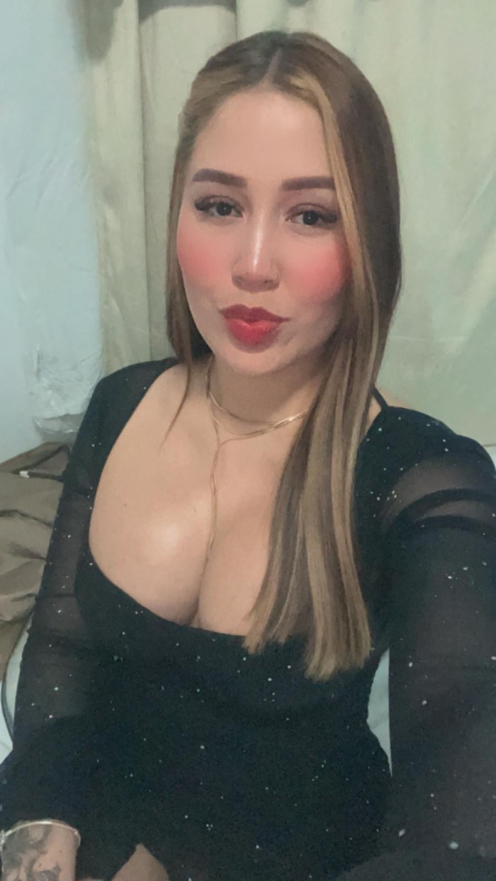 Jovencita preciosa muy implicada en la intimidad