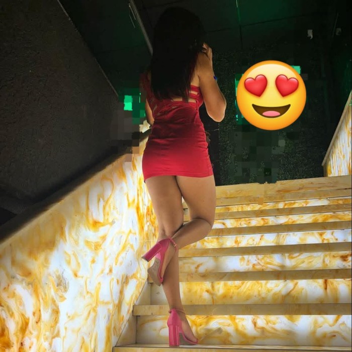 LATINA CALIENTE Y MUY MORBOSA ATRÉVETE