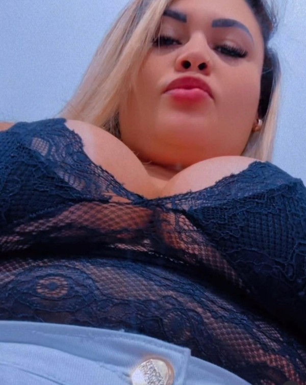 Elisa sensual y fiestera divertida