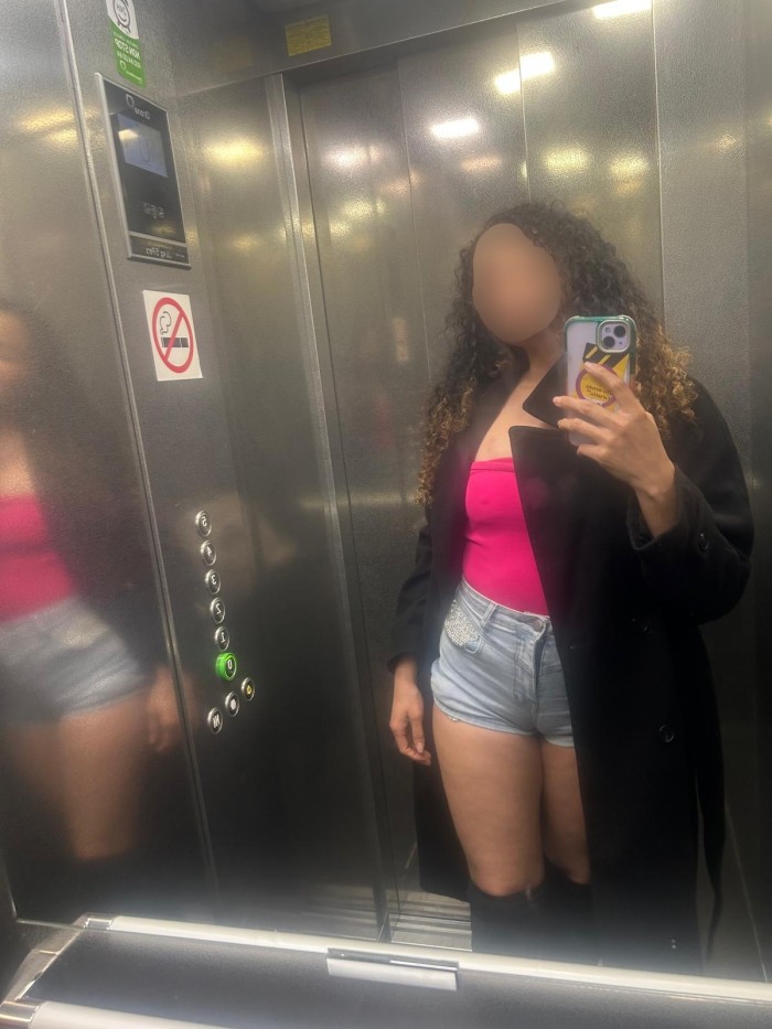 BRENDA ÚNICAMENTE SALIDAS