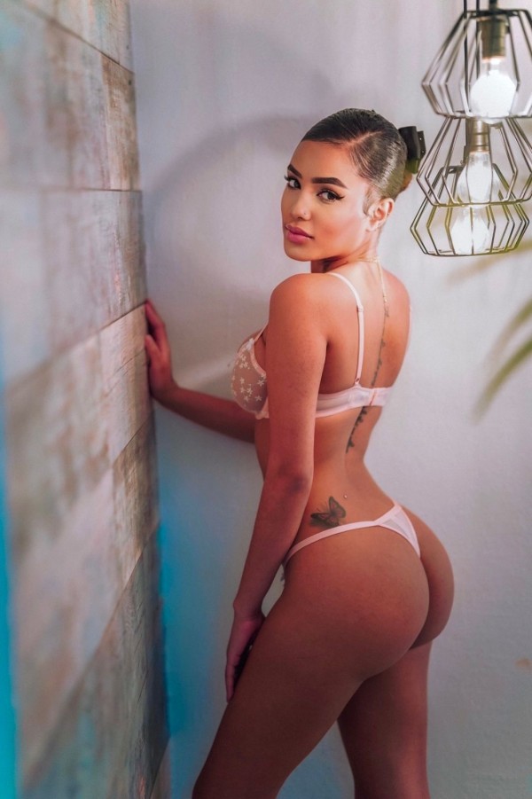 Lisa linda natural y real