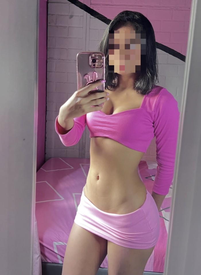 JOVENCITA DISPUESTA A TODO SOLO SALIDAS