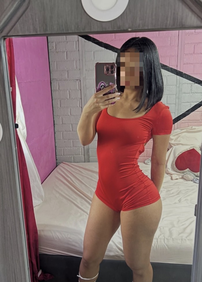 JOVENCITA DISPUESTA A TODO SOLO SALIDAS