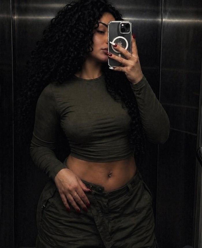 DELICIOSA IMPLICADA MORBOSA DESEOSA DE PLACER