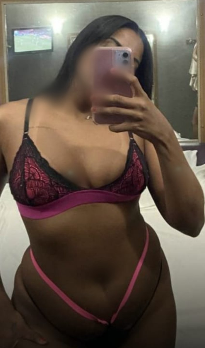 Completísima muy buena compañía trato novio