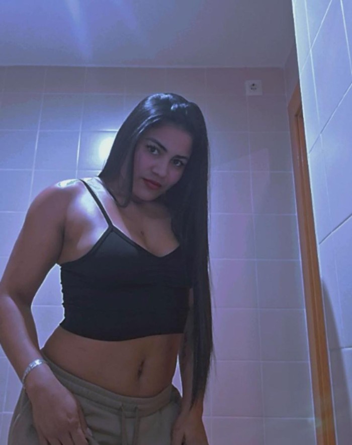 CON GANAS DE UNA MAMADITA BIEN RICA