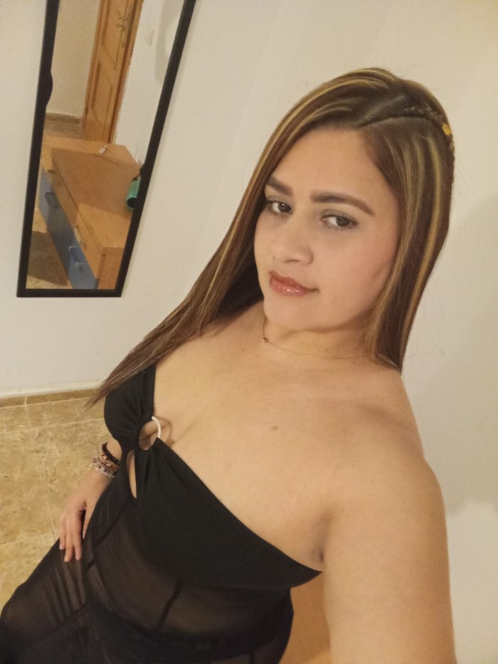 RECIEN LLEGADAS A GANDIA PLAYA ESTAS DOS MAMASITAS