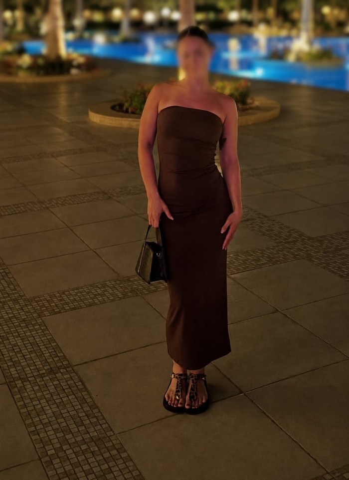 ENCANTADORA IMPLICADA EXQUISITA Y SENSUAL