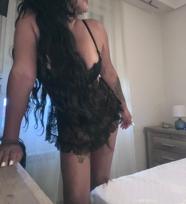 SOY CARLA, VENEZOLANA DISCRETA Y ARDIENTE