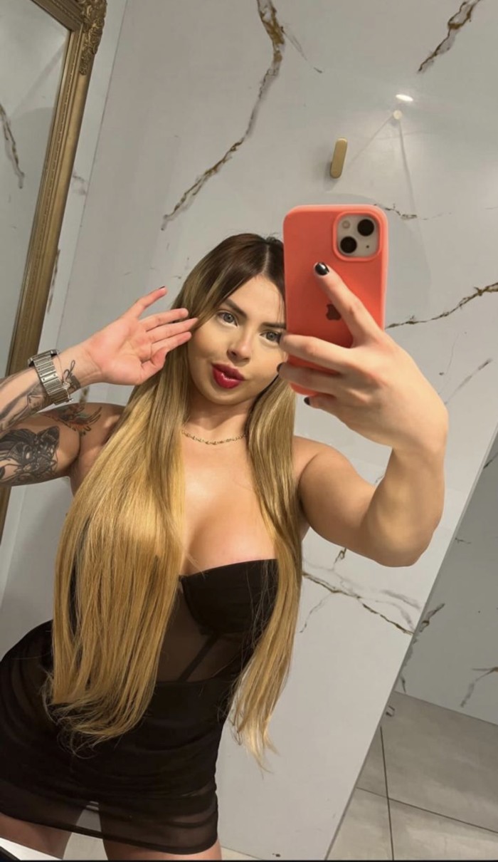 Colombiana rubia jovencita fiestera