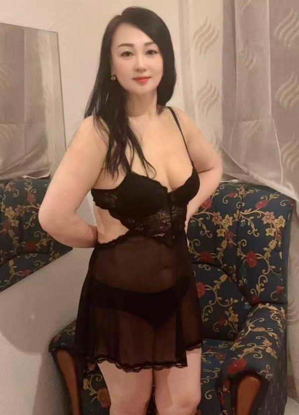 Sexy joven asiática chica en Marbella san pedro Puerto Banús