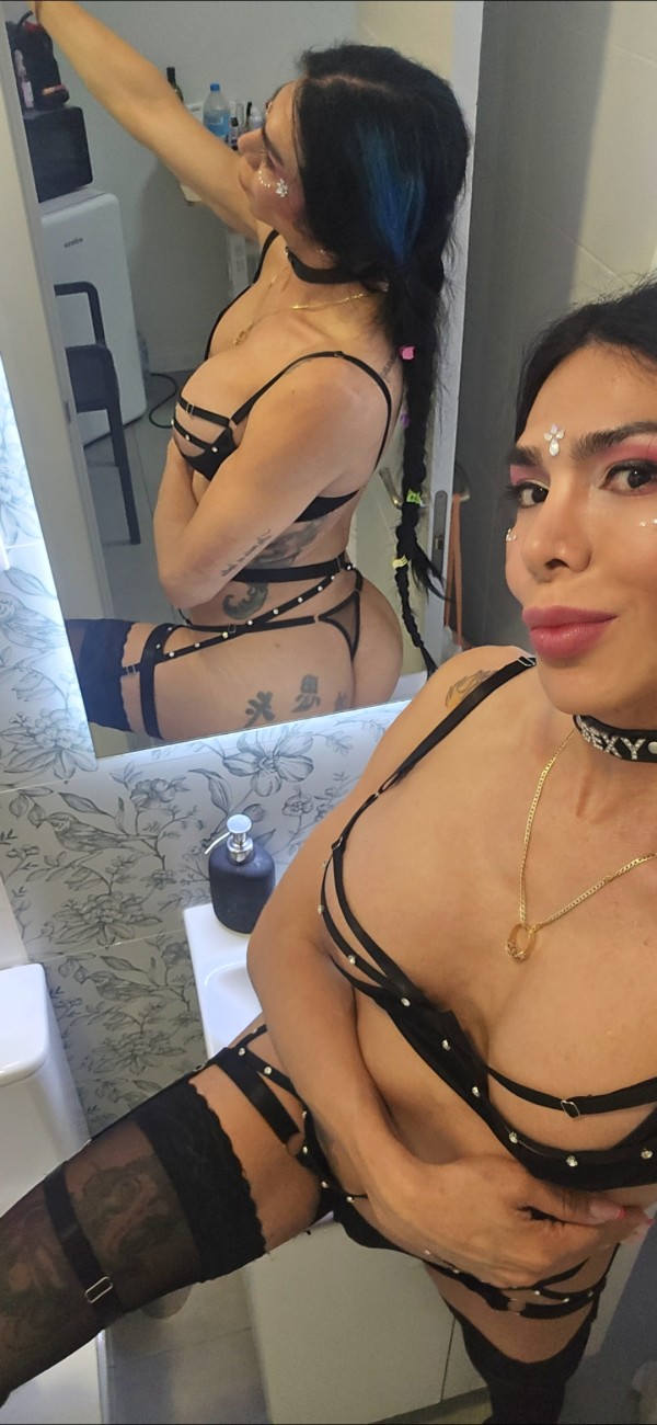 CARITA DE ANGEL CON POLLA DE DEMONIO DISFRUTAME