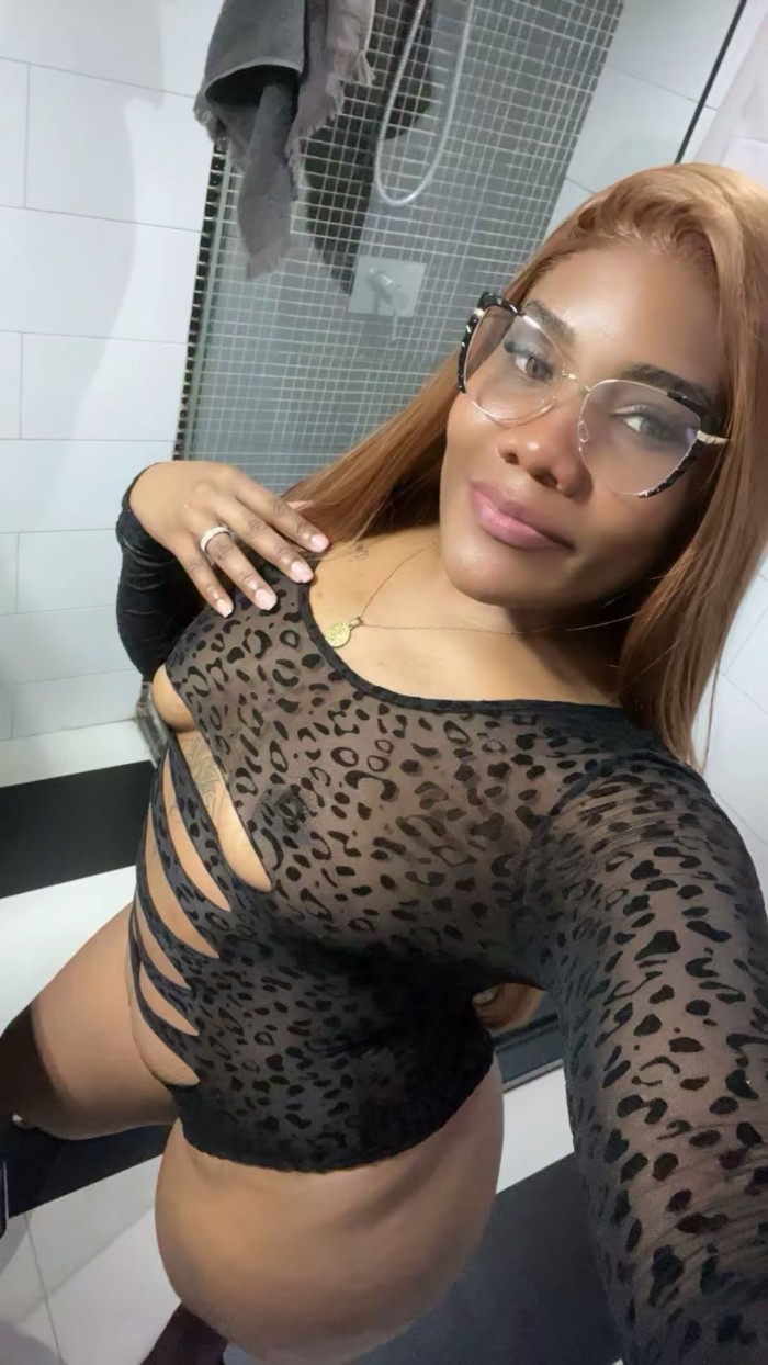 RICA LATINA DE 22  AÑOS EN ELDA