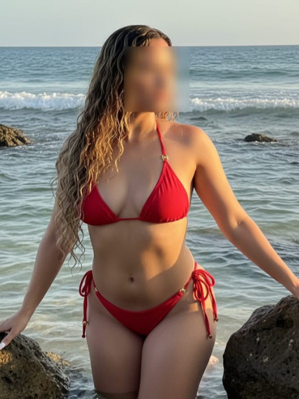 CARIÑOSA Y COMPLACIENTE
