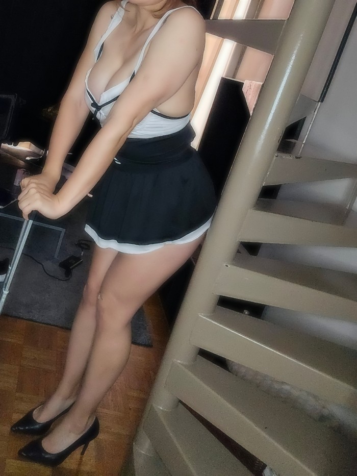 Ladyboy madurita, masajitos y juegos eróticos
