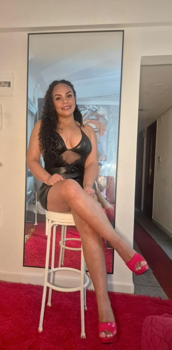 COLOMBIANA RECIEN LLEGADA