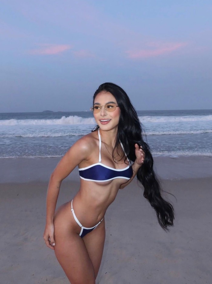 Chica vip recien llegada cumple tus fantasias