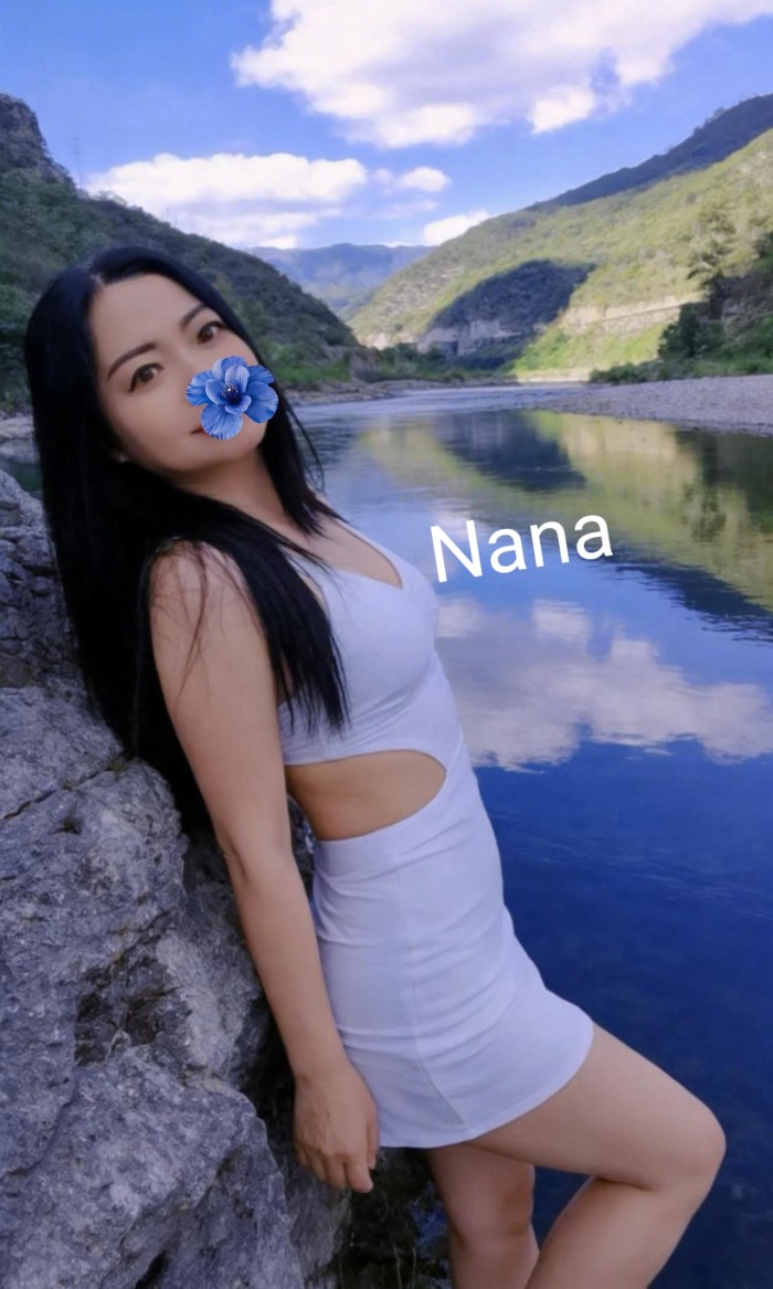 Nueva chica asiática china cariñosa simpática