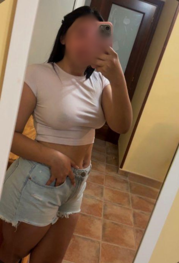 JOVEN PARAGUAYA EXTROVERTIDA Y JUGUETONA