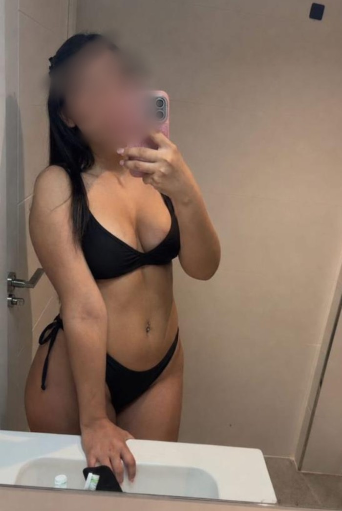 JOVEN PARAGUAYA EXTROVERTIDA Y JUGUETONA