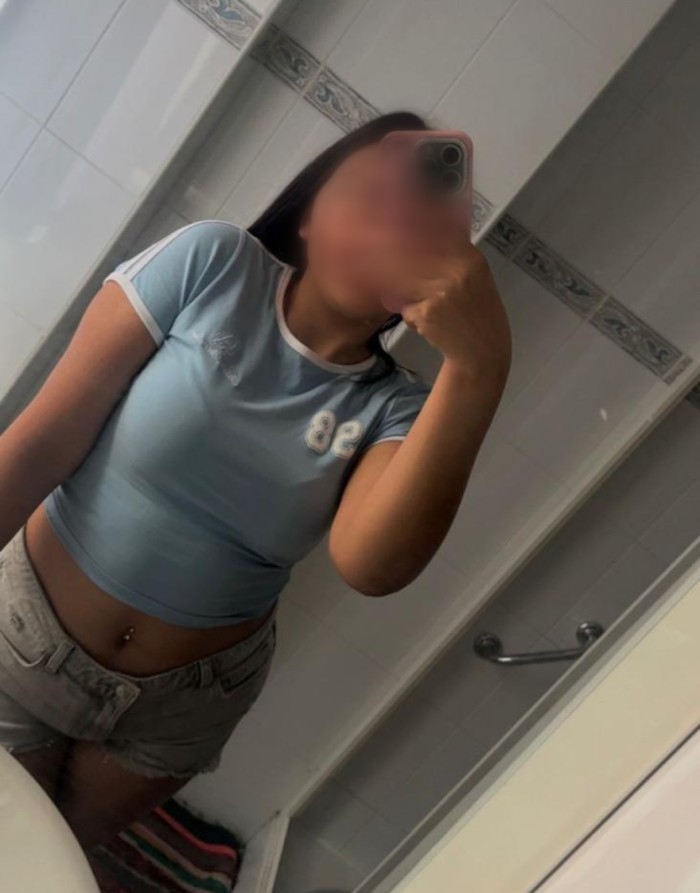 JOVEN PARAGUAYA EXTROVERTIDA Y JUGUETONA