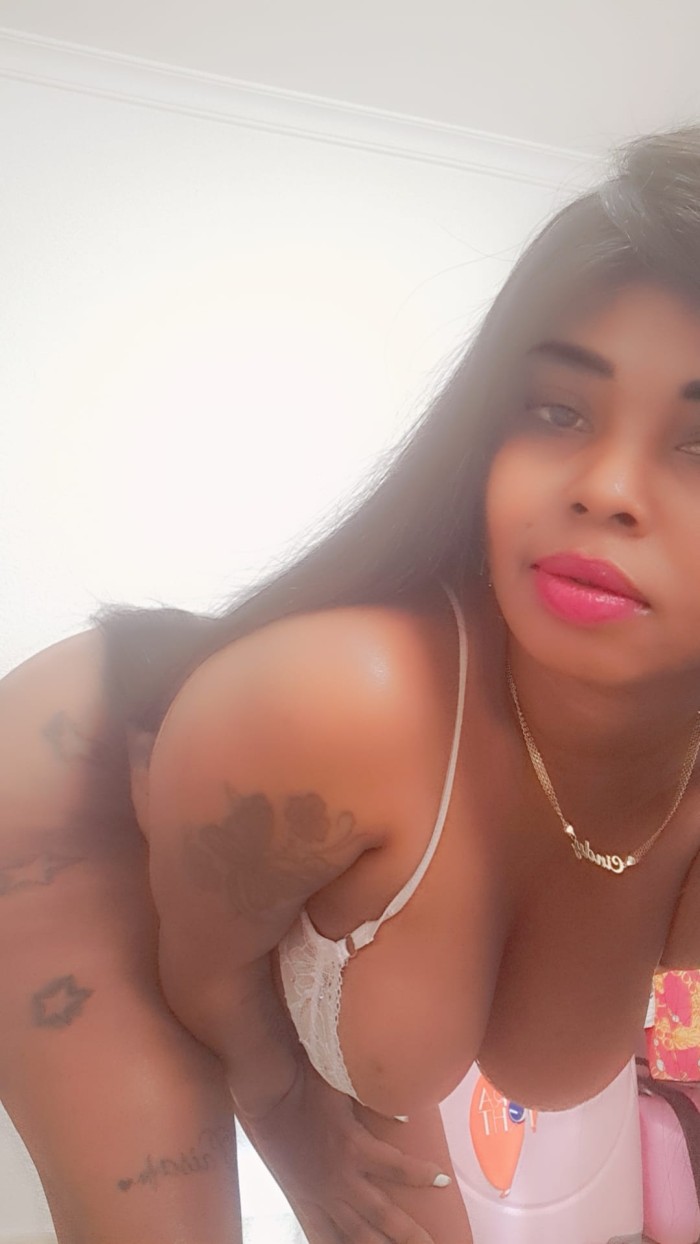 QUITAME MIS TANGUITAS CON LA BOCA ESTOY CALIENTE
