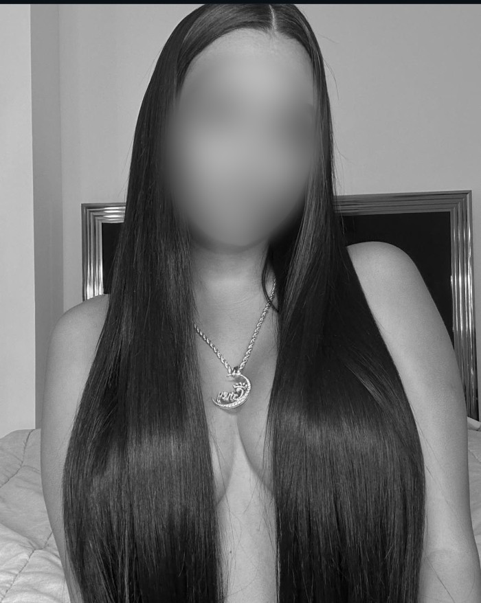 BELLA ARDIENTE JOVENCITA FIESTERA EN MARBELLA