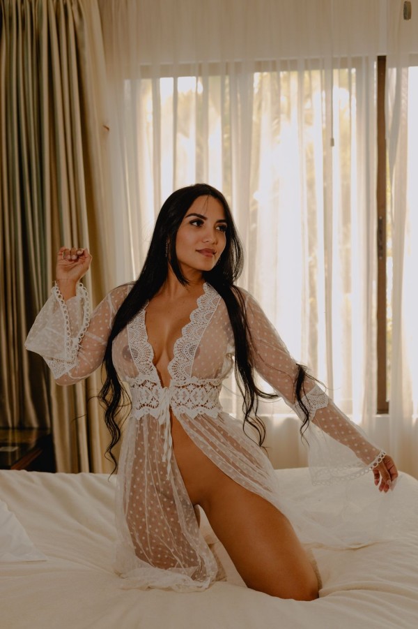 LAURA, Venezolana exótica novedad en ALICANTE
