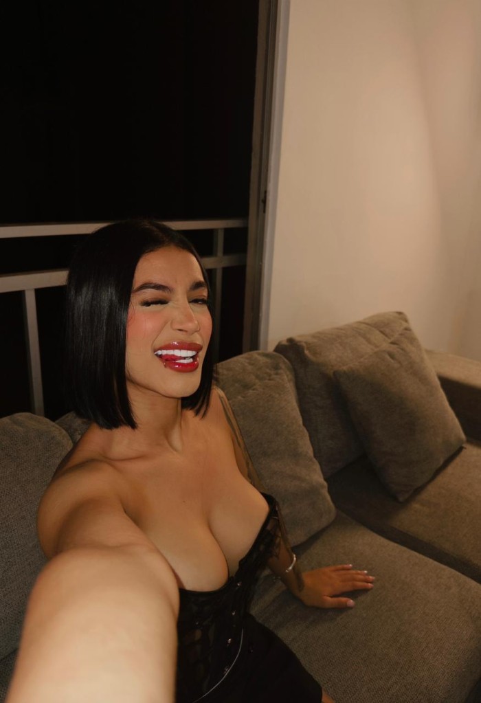 HERMOSA ESCORT COLOMBIANA DE FINAS CURVAS