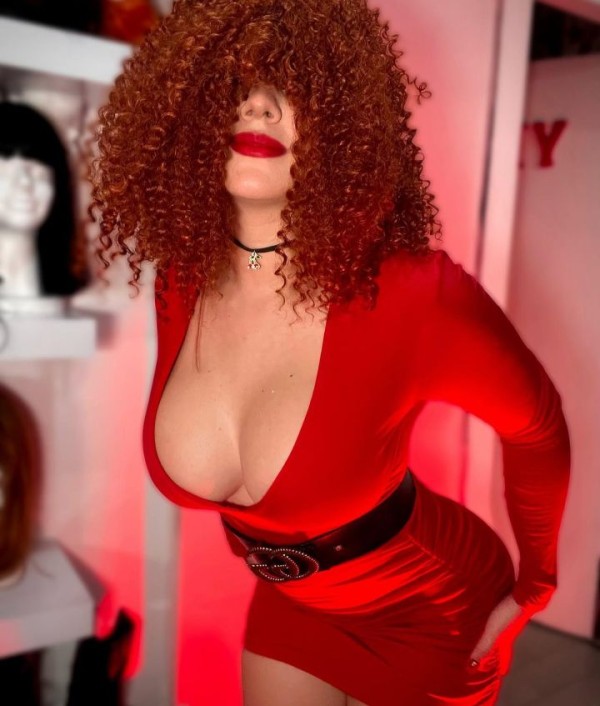 Nathalia JOVEN  FIESTERA SIN LÍMITES