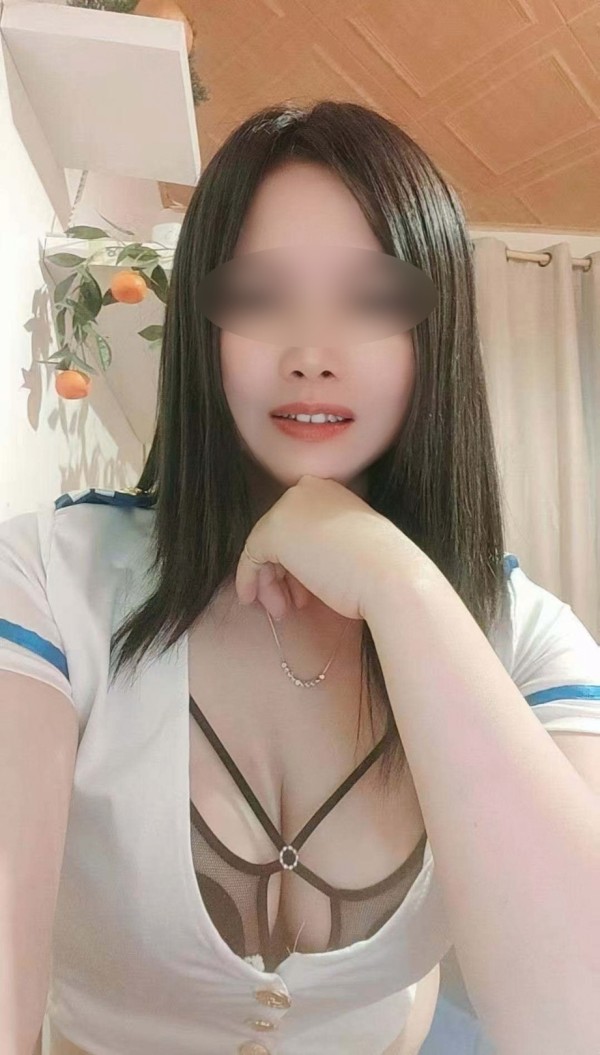 Lisa –DULCE JOVENCITA ASIATICA —