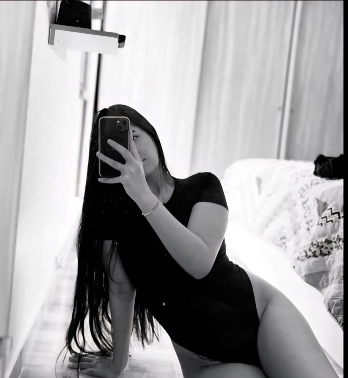 EN CHICLANA ZOE CON DESEOS DE FOLLAR MULTIORGASMIC