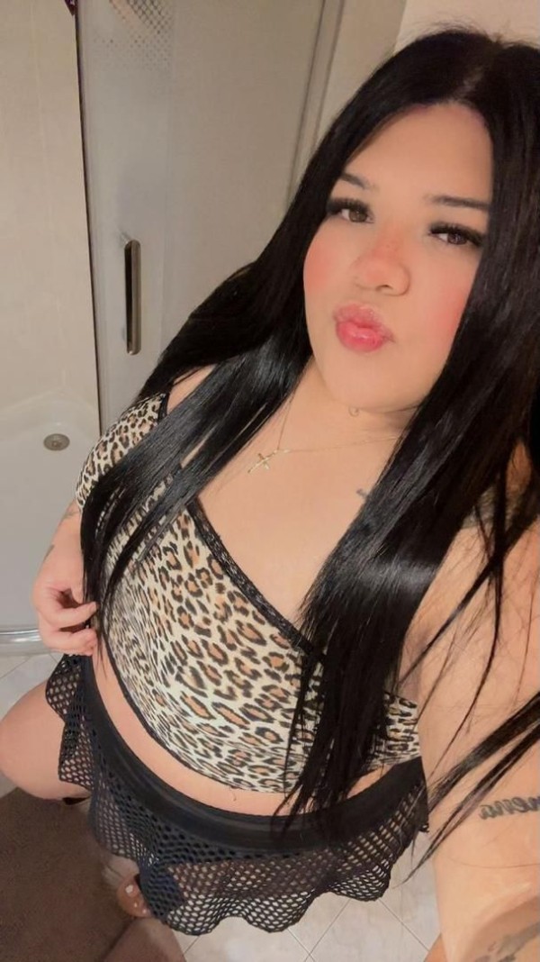 632682972, pasión y deseo esperando por ti  en los abrigos