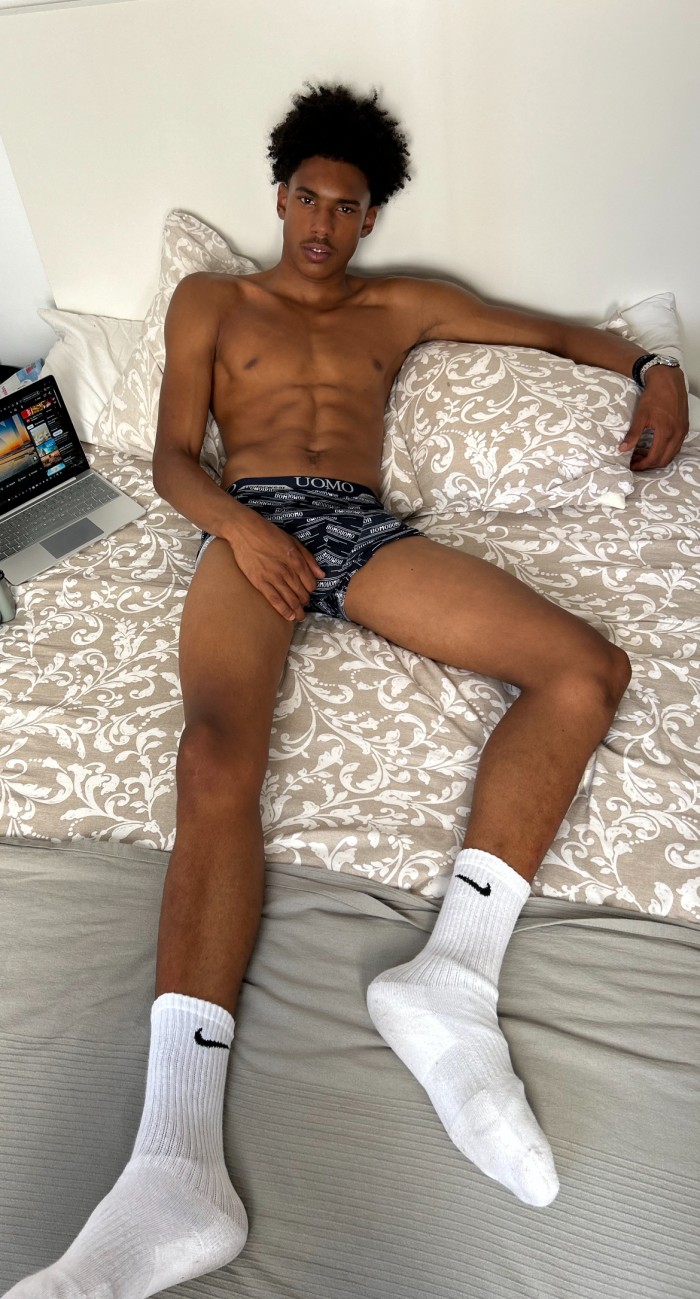 Joven Discreto Disponible