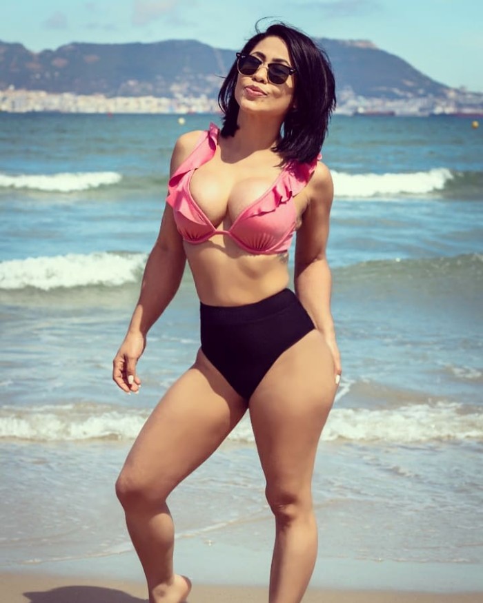 Latina exótica muy complaciente y decidída