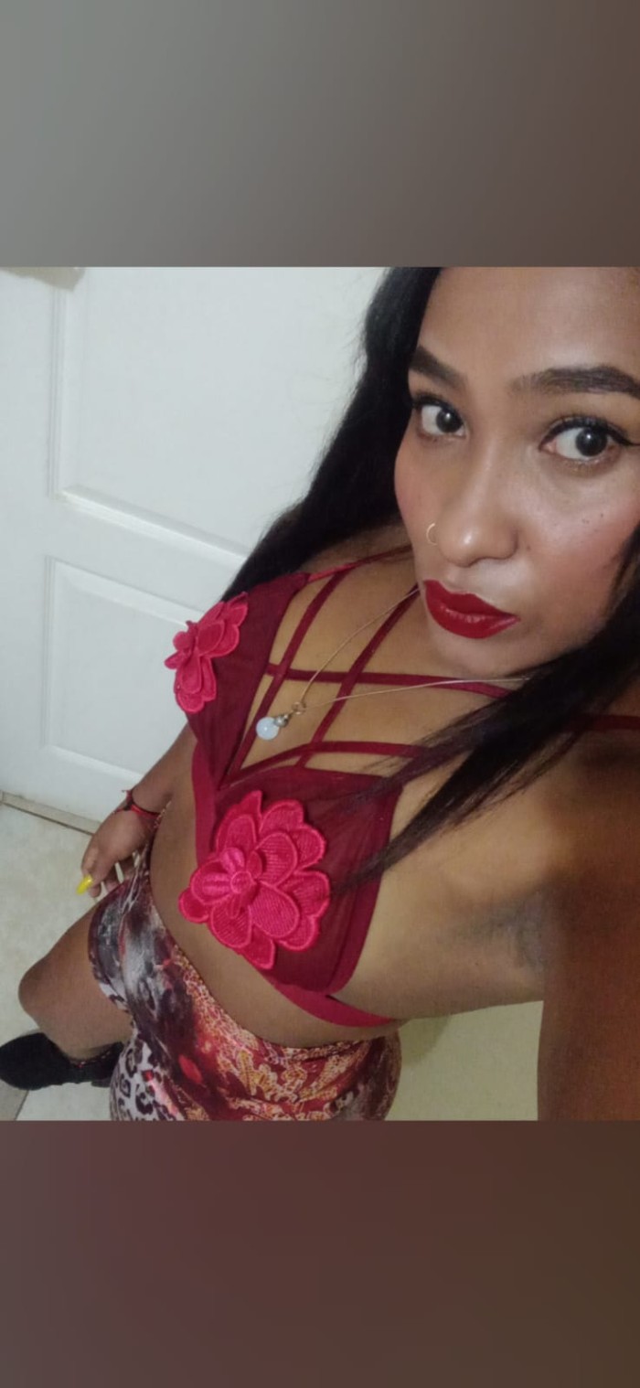 SOY MUY CACHONDA ME ENCANTA LAS HORAS LARGAS