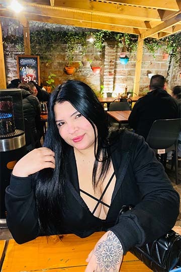 Jovencita rellenita, viciosa con tetas de campeona
