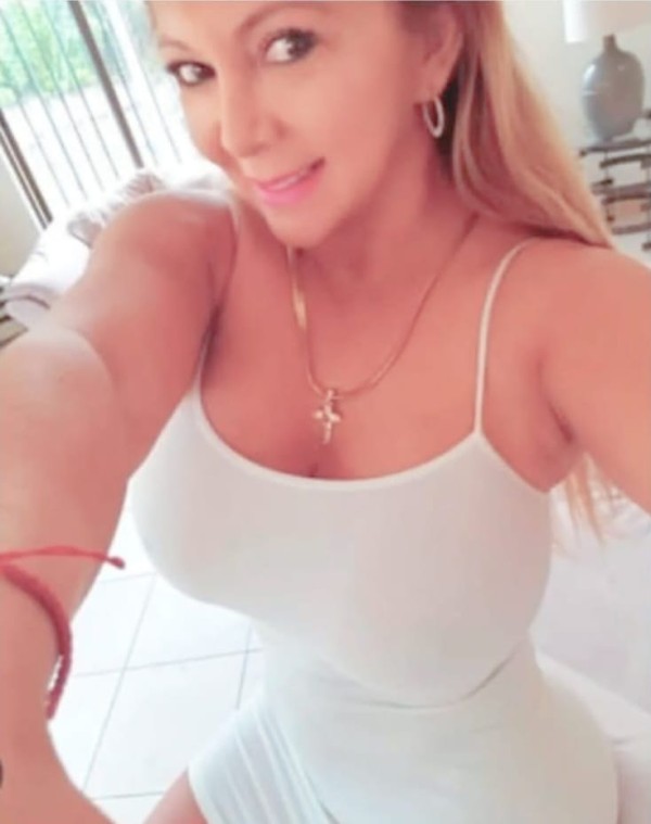 CARMEN REINA DEL FRANCES VEN A DISFRUTAR